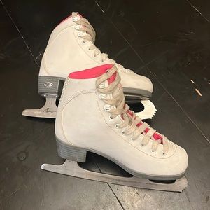 Riedell Girls Ice Skates Size 2